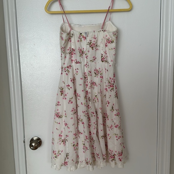 Bustier Lace Floral Dress - Picture 5 of 5